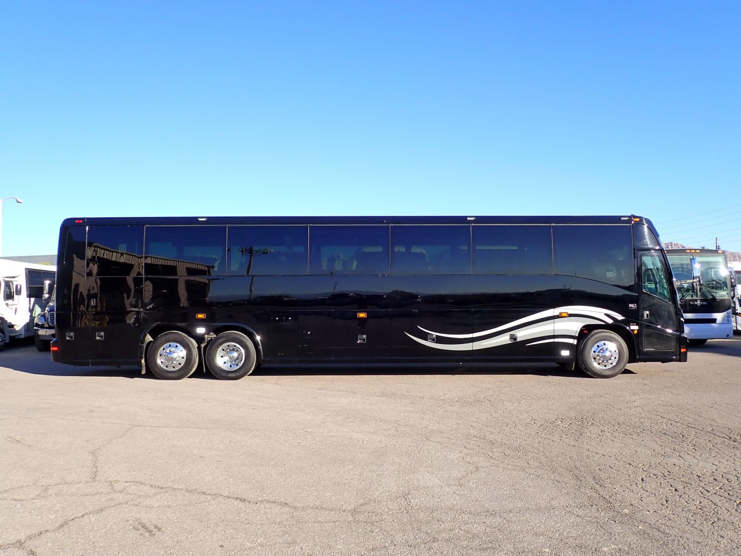 2024 MCI J4500 Lift Equipped Highway Coach C08260 - Image 4