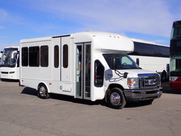 2018 Starcraft Lift Equipped Shuttle Bus S38701