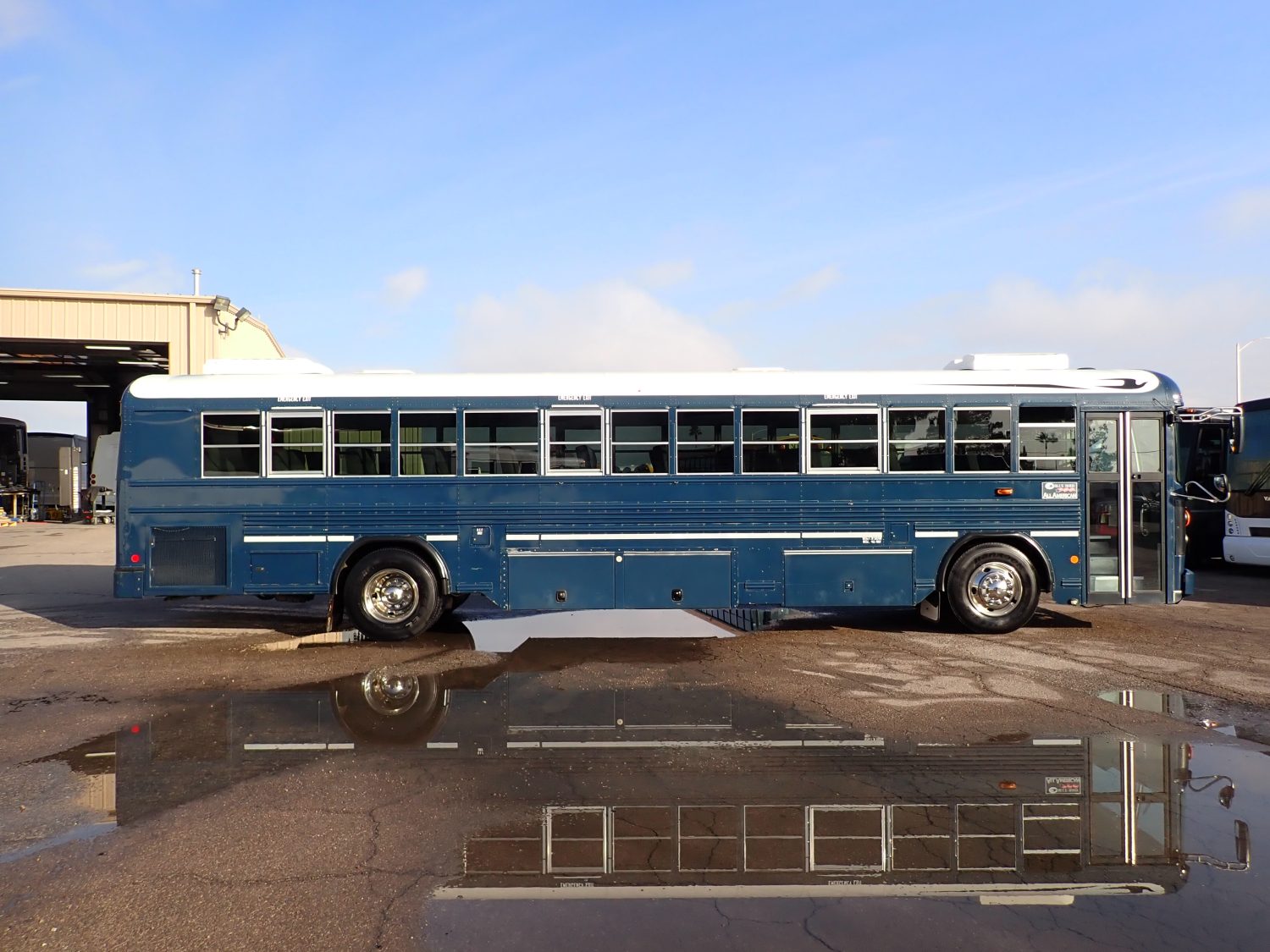 2014 Blue Bird All American Passenger Bus B04803 - Image 4