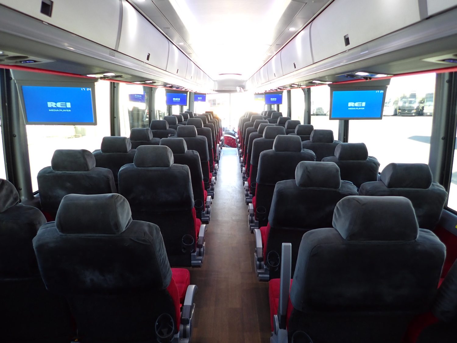 2019 MCI J4500 Lift Equipped Highway Coach C69178 - Image 10
