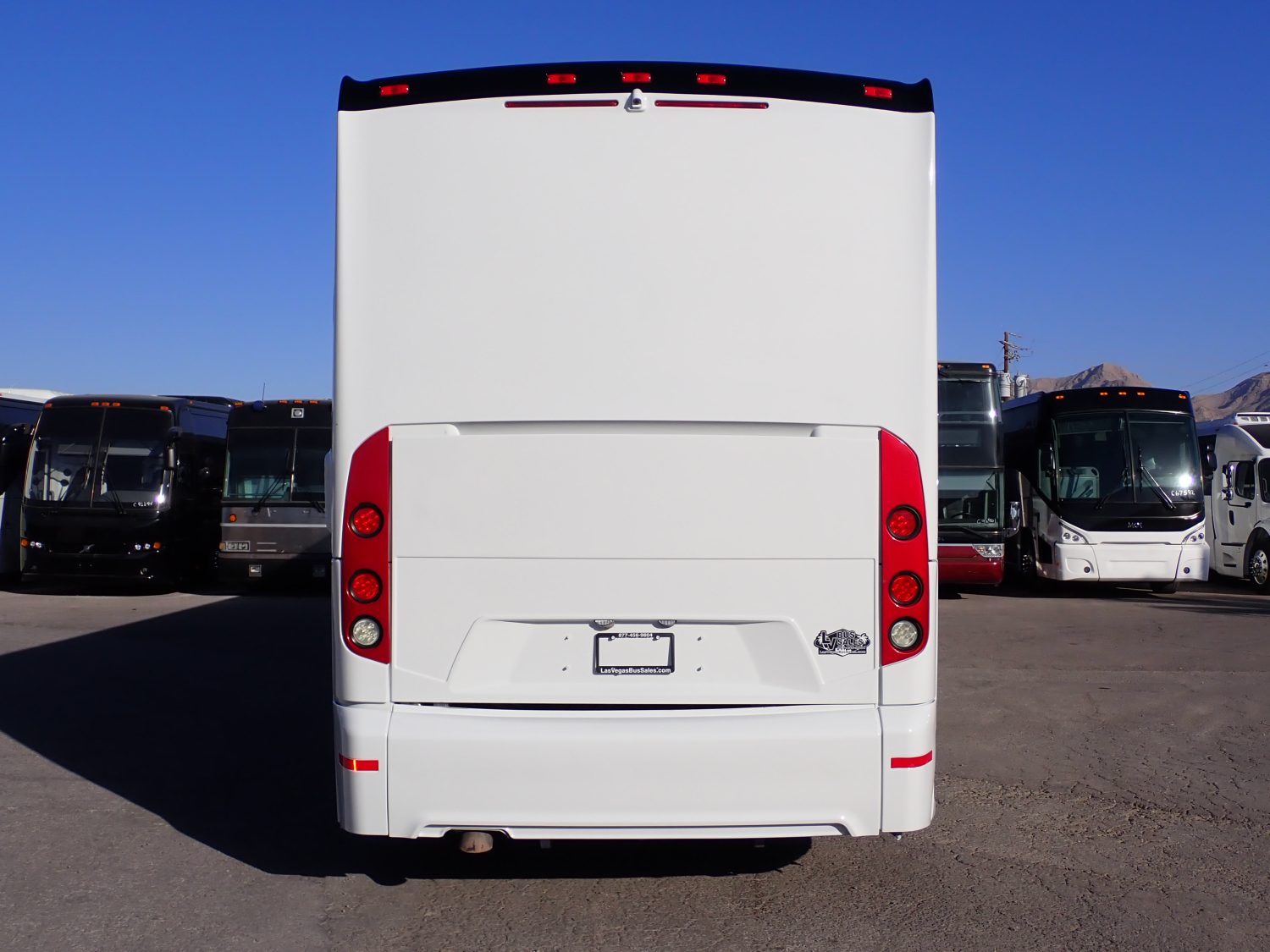 2019 MCI J4500 Lift Equipped Highway Coach C69178 - Image 6