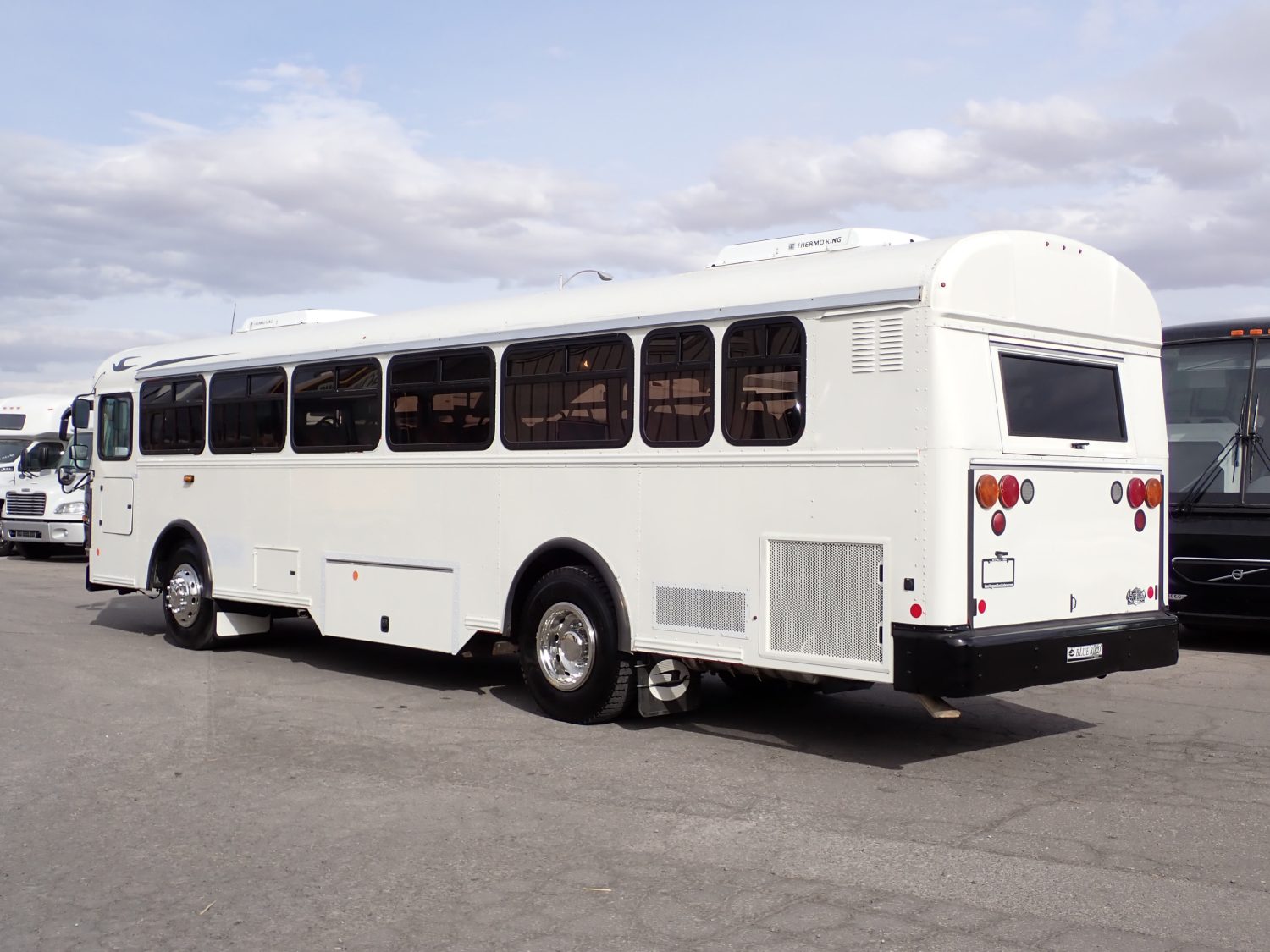 2018 Blue Bird All American Passenger Bus B42682 - Image 5