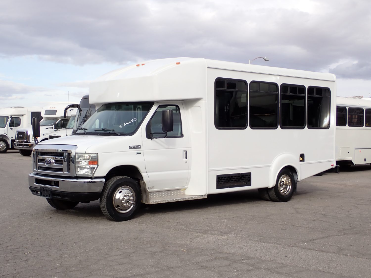 2015 Goshen Lift Equipped Shuttle Bus S36652 - Image 3