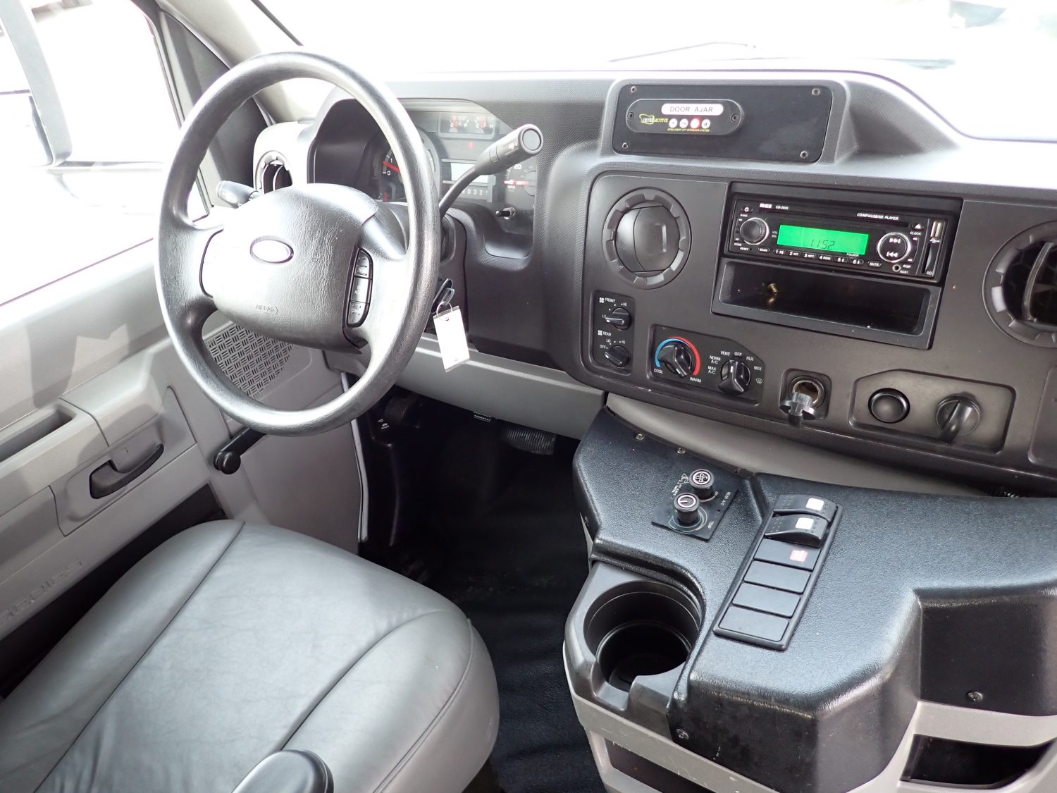 2015 Goshen Lift Equipped Shuttle Bus S36652 - Image 11