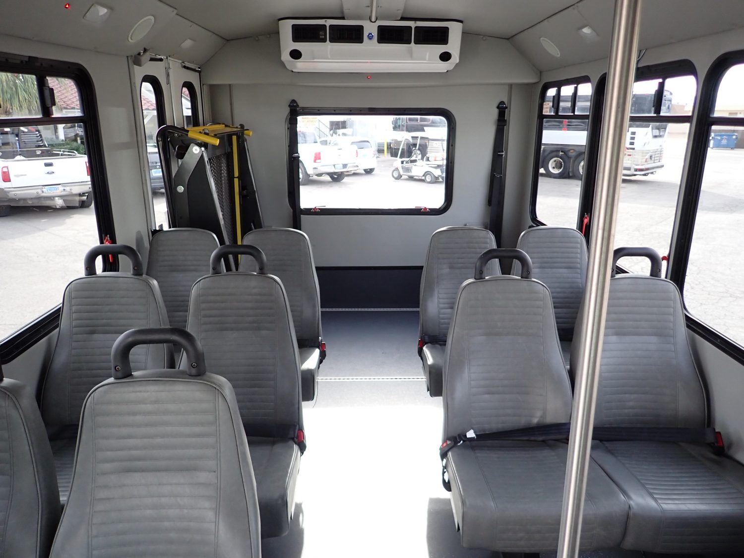 2015 Goshen Lift Equipped Shuttle Bus S36652 - Image 9