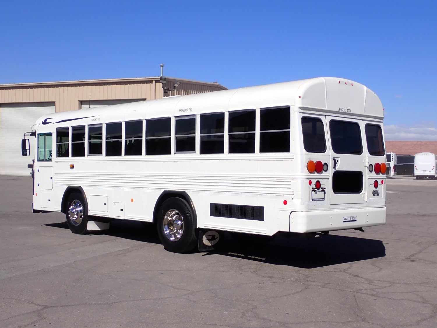 2014 Blue Bird All American FE Passenger Bus B06700 - Image 5