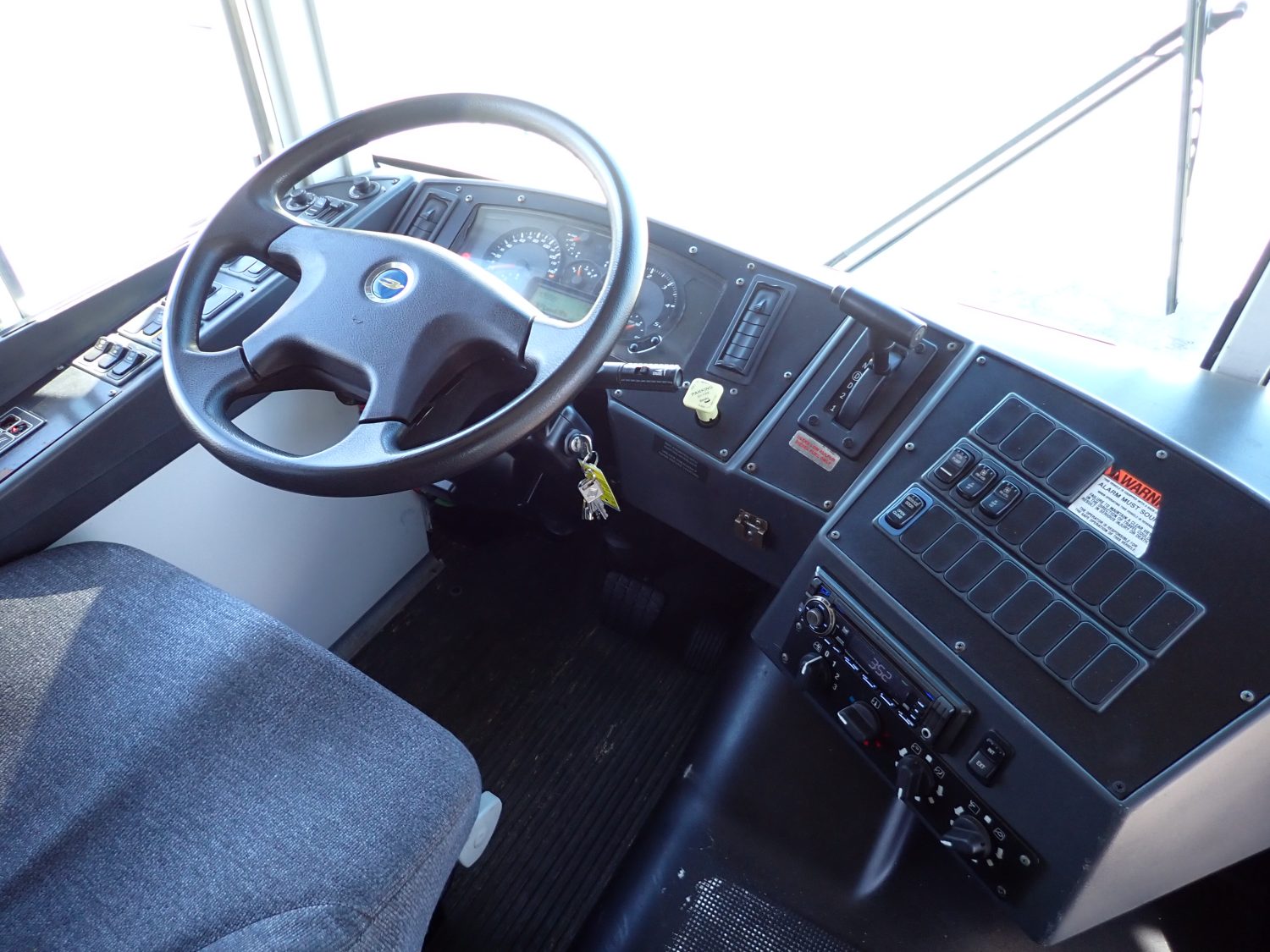 2014 Blue Bird All American FE Passenger Bus B06700 - Image 12