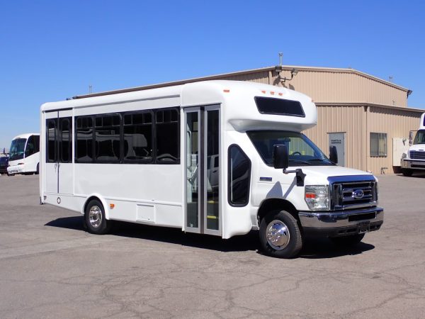 2017 Startrans Lift Equipped Shuttle Bus S02561