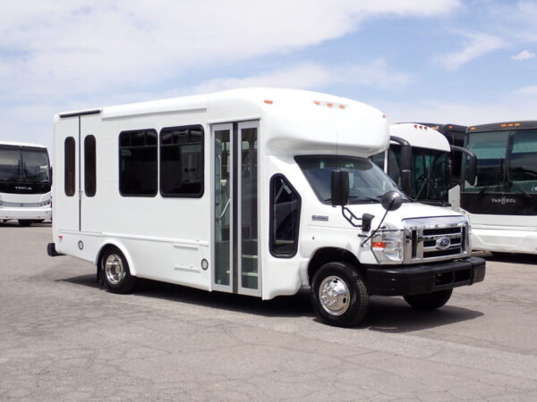2017 Startrans Lift Equipped Shuttle Bus S66003