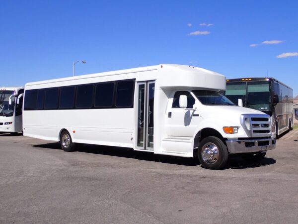 2015 Starcraft XLT Shuttle Bus S67882