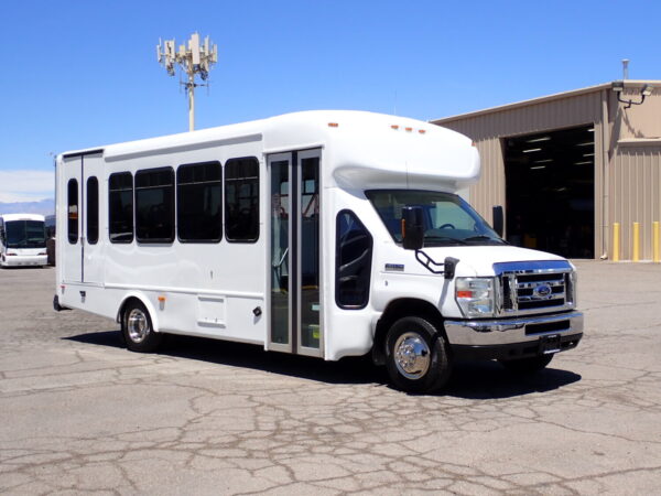 2013 Starcraft Allstar Lift Equipped Shuttle Bus S72771