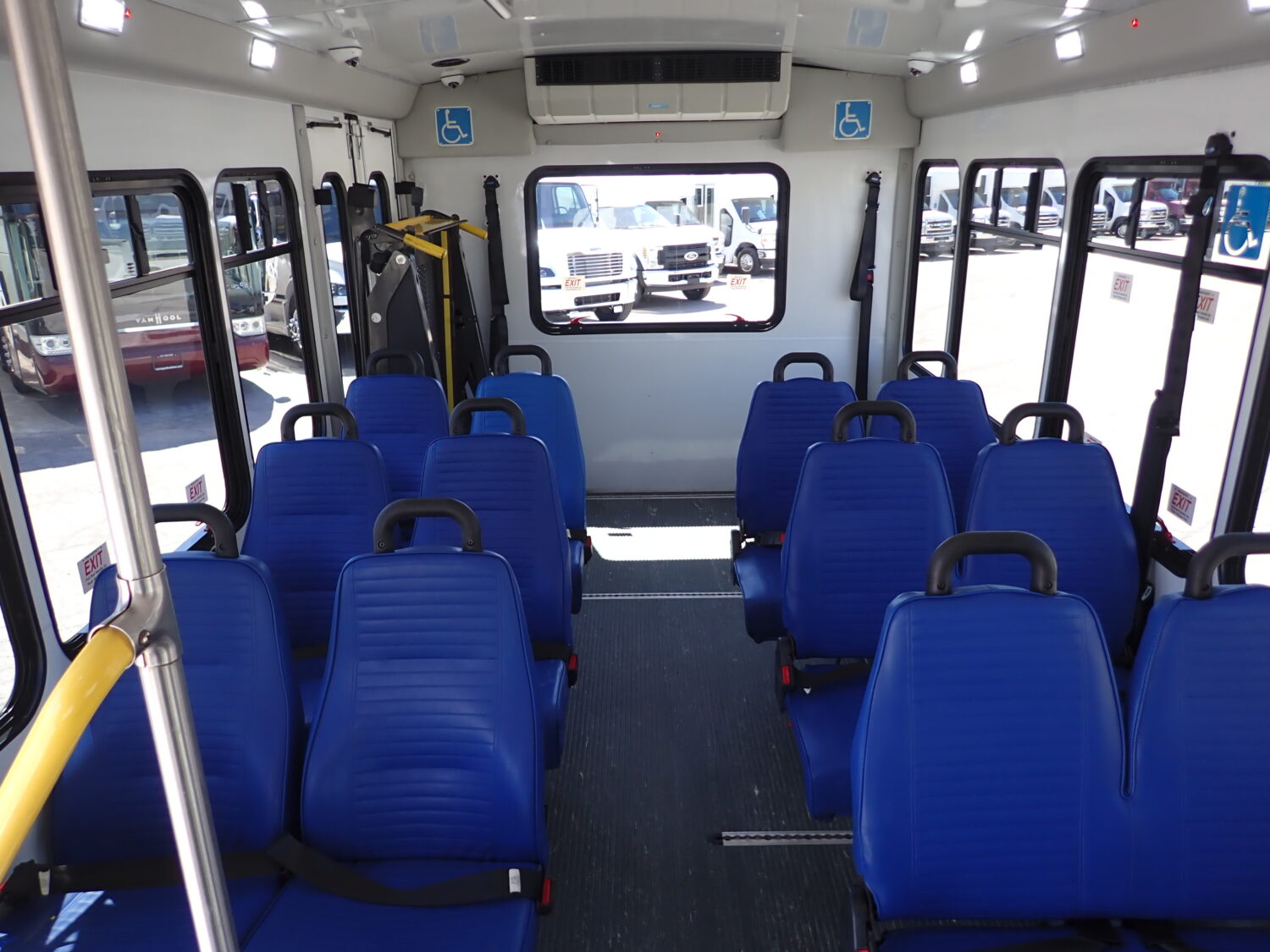 2018 Startrans Lift Equipped Shuttle Bus S29890 - Image 9