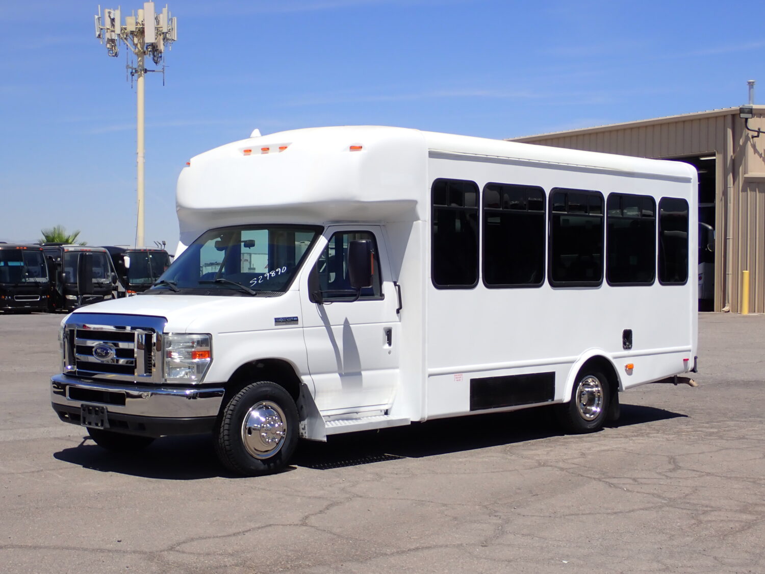 2018 Startrans Lift Equipped Shuttle Bus S29890 - Image 3