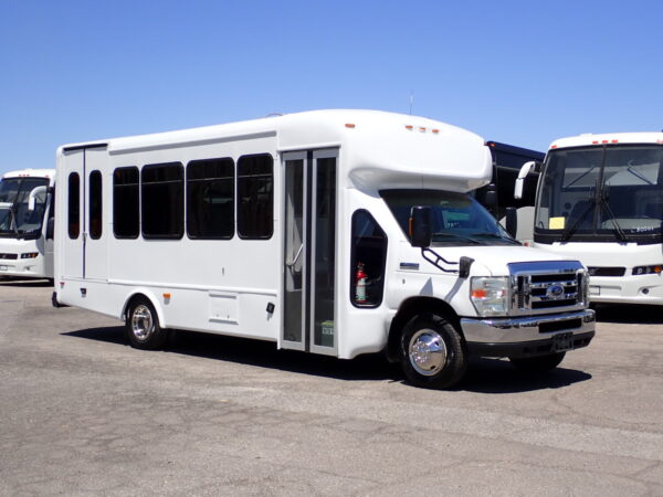 2013 Starcraft Allstar Lift Equipped Shuttle Bus S72791