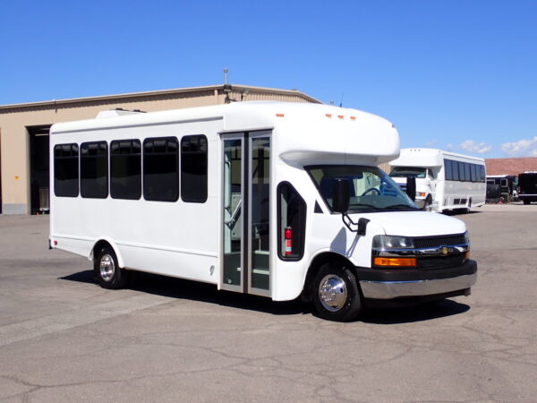 2022 StarTrans Senator II Shuttle Bus S08540