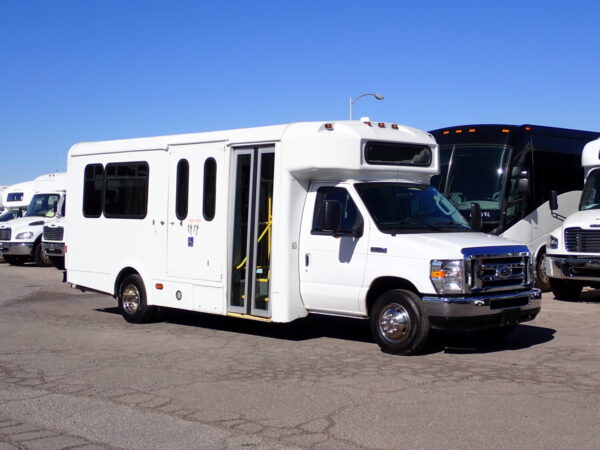 2010 Glaval Lift Equipped Shuttle S79014