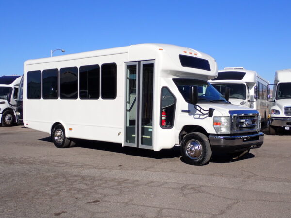 2014 Starcraft Allstar Shuttle Bus S75902