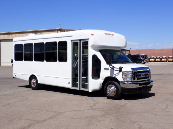 2022 StarTrans Senator II Shuttle Bus S33512