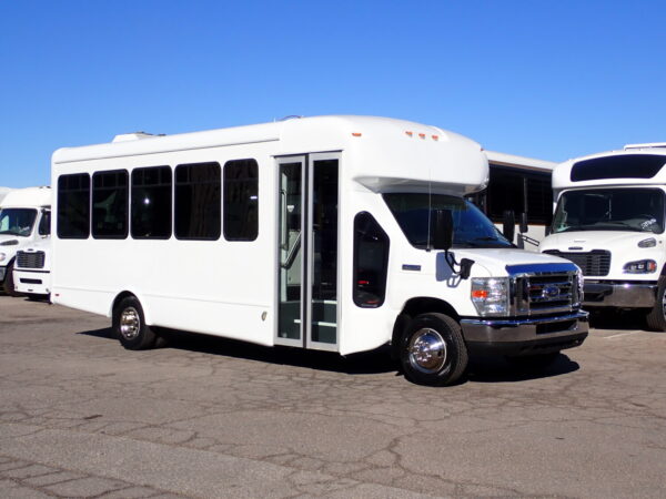 2022 StarTrans Senator II Shuttle Bus S37698